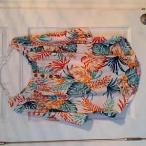 Off the shoulder palm top